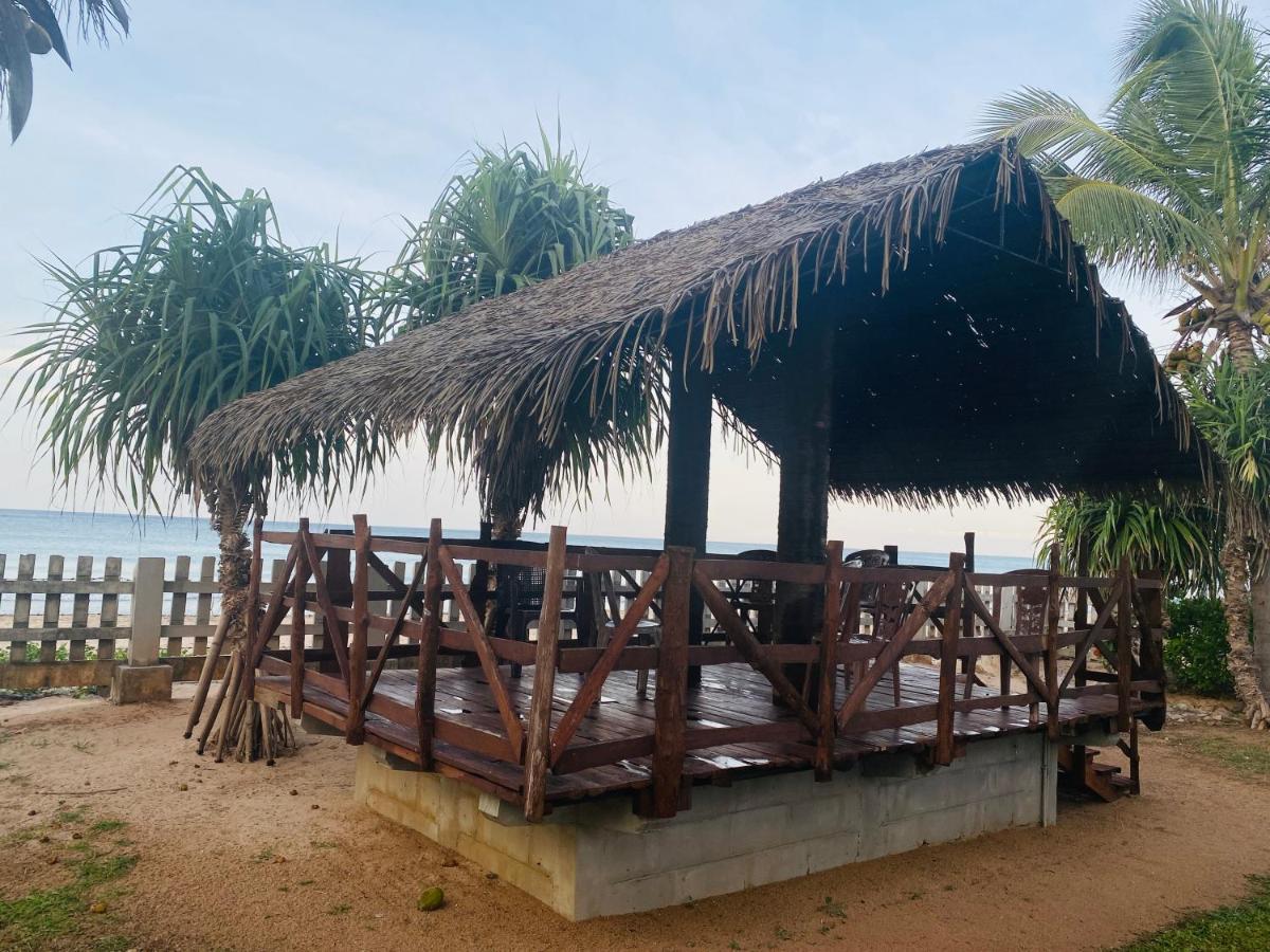 Trincomalee Ocean Front Condos Exterior foto