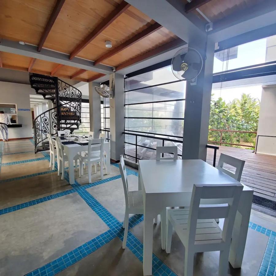Trincomalee Ocean Front Condos Exterior foto